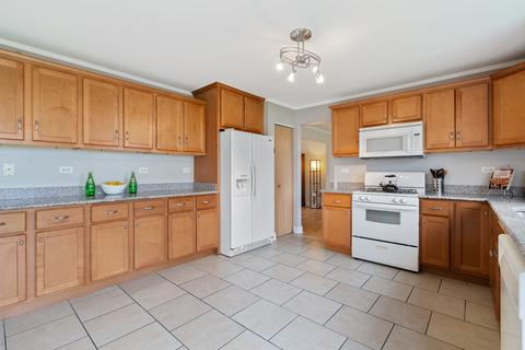 3910 Hoffman St, Plano, IL 60545 photo 5