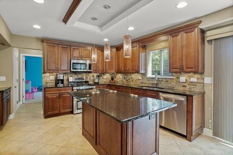 1131 Locust Ct, Bartlett, IL 60103 photo 8
