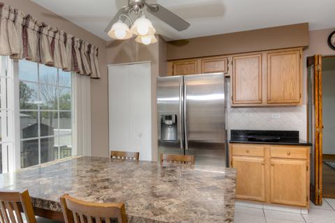 351 Millwood Dr, Bartlett, IL 60103 photo 12