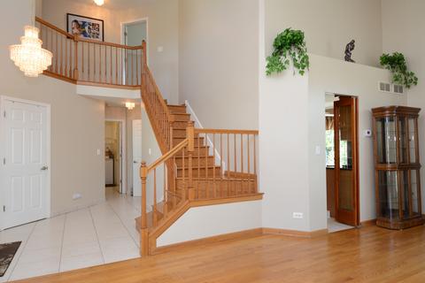 351 Millwood Dr, Bartlett, IL 60103 photo 5