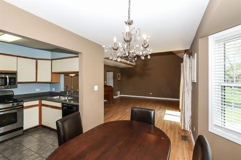 4571 Olmstead Dr, Hoffman Estates, IL 60192 photo 9