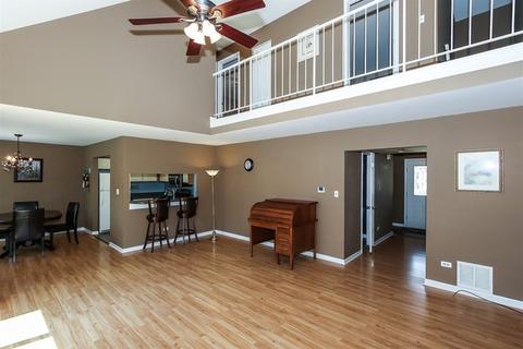 4571 Olmstead Dr, Hoffman Estates, IL 60192 photo 5