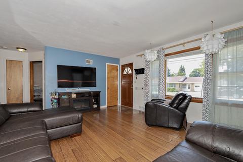 173 S Union St, Elgin, IL 60123 photo 3