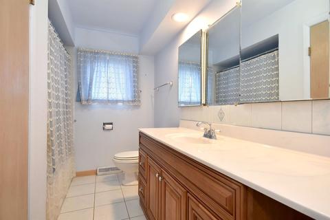 2157 Webster Ln, Des Plaines, IL 60018 photo 16