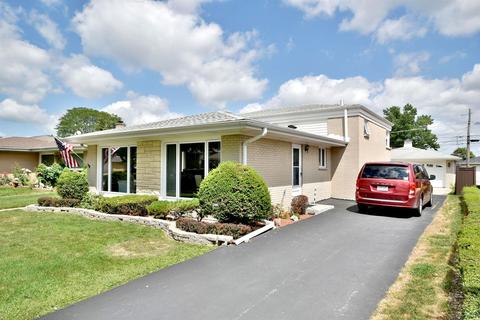 2157 Webster Ln, Des Plaines, IL 60018 photo 2