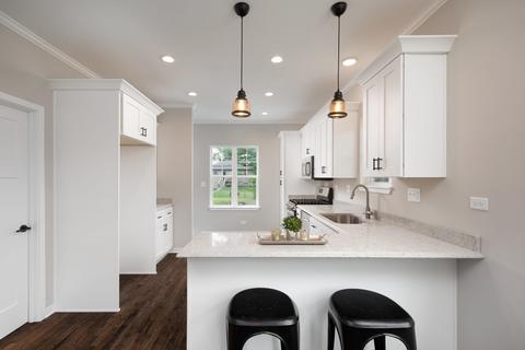 947 E Prairie Ave, Des Plaines, IL 60016 photo 5