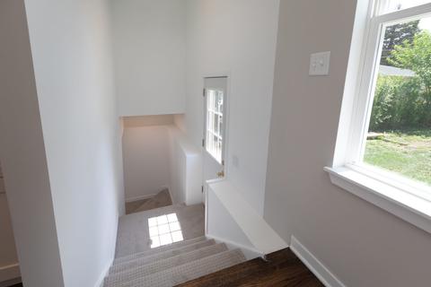 947 E Prairie Ave, Des Plaines, IL 60016 photo 15
