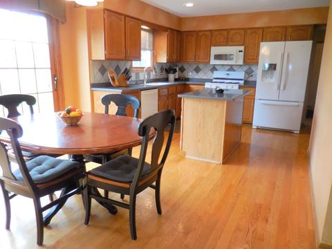 852 Kingston Ln, Bartlett, IL 60103 photo 19