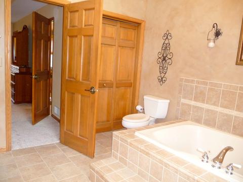 852 Kingston Ln, Bartlett, IL 60103 photo 31