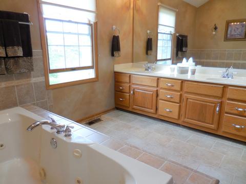 852 Kingston Ln, Bartlett, IL 60103 photo 30