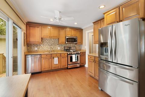 1215 Dawes Ave, Wheaton, IL 60189 photo 2