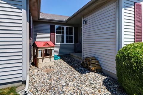 24 S Scarborough Ct, Sidney, IL 61877 photo 5