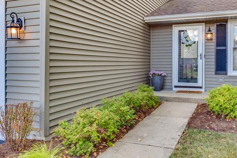 300 Terrace Dr, Bartlett, IL 60103 photo 4