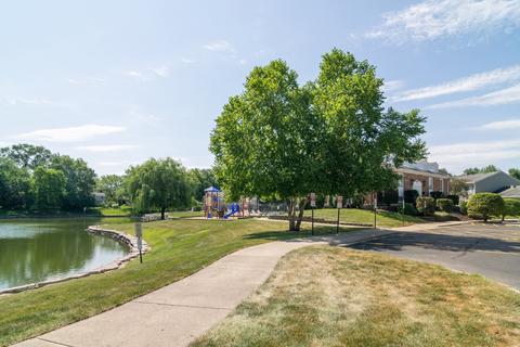 1682 Williamsburg Ct #E, Wheaton, IL 60189 photo 12