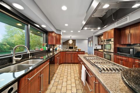 9646 Reding Cir, Des Plaines, IL 60016 photo 10