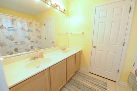 130 Willow Rd, Wheeling, IL 60090 photo 42