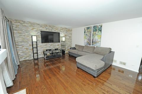 130 Willow Rd, Wheeling, IL 60090 photo 14