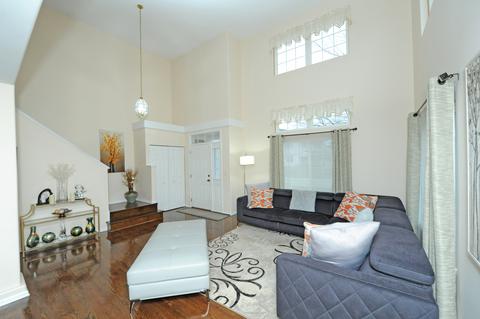 130 Willow Rd, Wheeling, IL 60090 photo 4