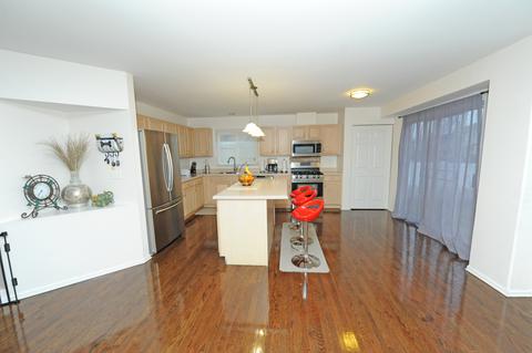 130 Willow Rd, Wheeling, IL 60090 photo 18