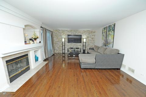 130 Willow Rd, Wheeling, IL 60090 photo 13
