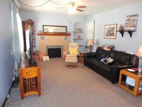 373 E Lincoln St, Seneca, IL 61360 photo 4