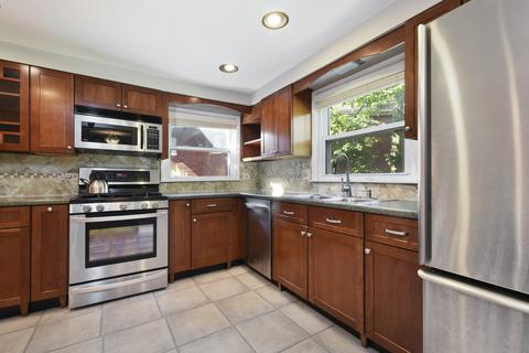 345 Olmsted Rd, Riverside, IL 60546 photo 4