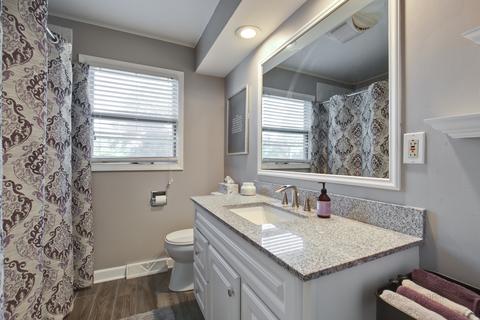 126 Hickory Rd, Oakwood Hills, IL 60013 photo 11