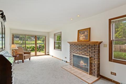 1469 Lowe Dr, Algonquin, IL 60102 photo 3