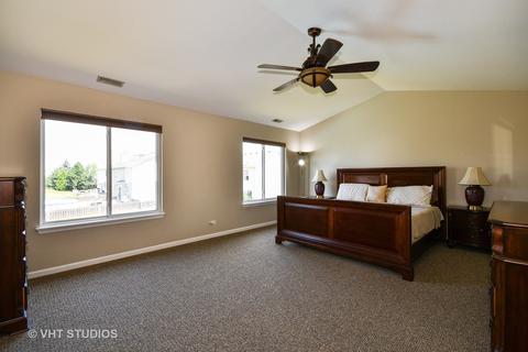 1768 Barnett Ln, Bartlett, IL 60103 photo 11