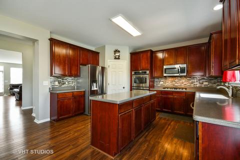 1768 Barnett Ln, Bartlett, IL 60103 photo 4