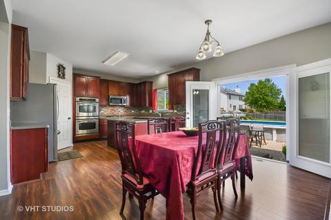 1768 Barnett Ln, Bartlett, IL 60103 photo 5