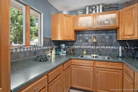 8 Hampton Rd, Montgomery, IL 60538 photo 5