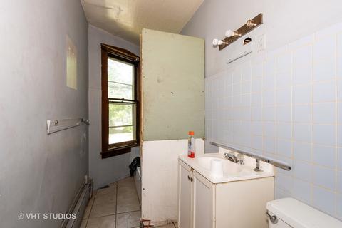 472 N Spring St, Elgin, IL 60120 photo 8