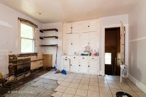 472 N Spring St, Elgin, IL 60120 photo 3