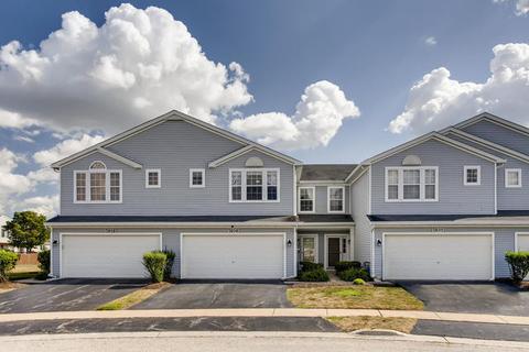 7030 Creekside Dr, Plainfield, IL 60586 photo 2