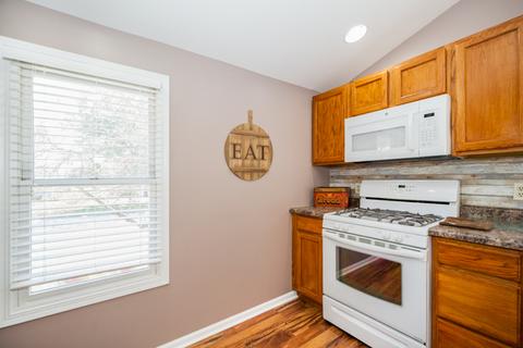 707 Cherry Tree Ln, Genoa, IL 60135 photo 4