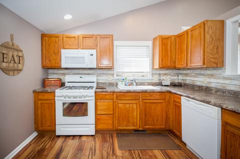 707 Cherry Tree Ln, Genoa, IL 60135 photo 6