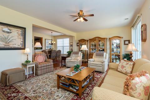 2807 Edgewater Dr, Elgin, IL 60124 photo 12