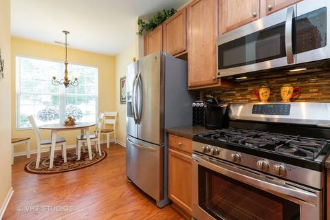 2807 Edgewater Dr, Elgin, IL 60124 photo 6