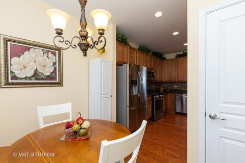 2807 Edgewater Dr, Elgin, IL 60124 photo 8