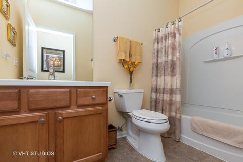 2807 Edgewater Dr, Elgin, IL 60124 photo 20