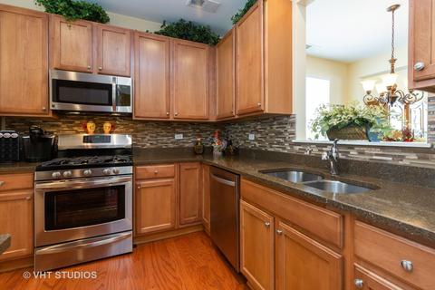 2807 Edgewater Dr, Elgin, IL 60124 photo 5