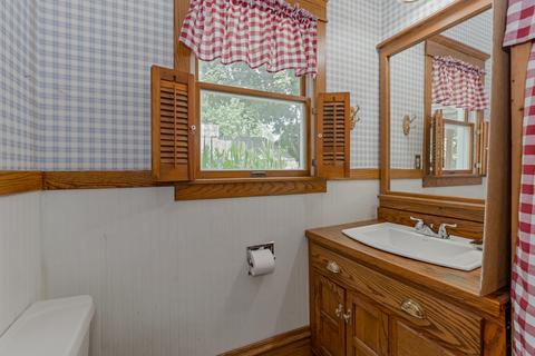 520 S Division St, Chenoa, IL 61726 photo 22
