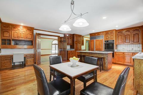 2 Saddle Ct, Burr Ridge, IL 60527 photo 19
