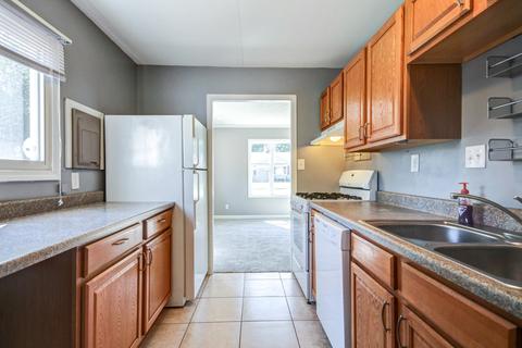 10 Wach Dr, Bloomington, IL 61701 photo 9