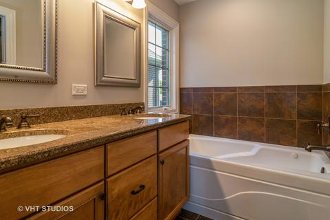 9529 Shields Ave, Brookfield, IL 60513 photo 11