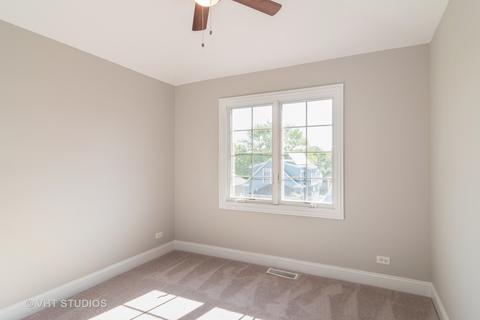 9529 Shields Ave, Brookfield, IL 60513 photo 13