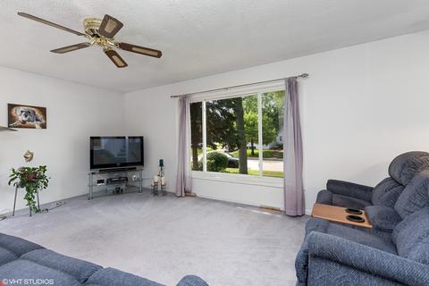 1530 Lawrence Ave, Elgin, IL 60123 photo 3
