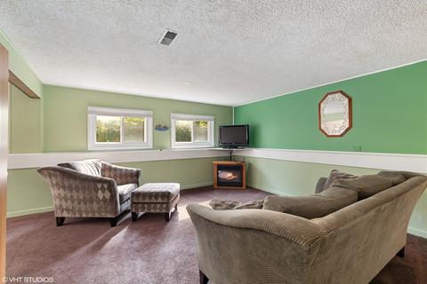 1530 Lawrence Ave, Elgin, IL 60123 photo 17