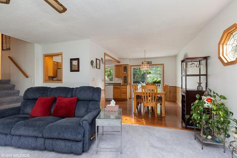 1530 Lawrence Ave, Elgin, IL 60123 photo 4